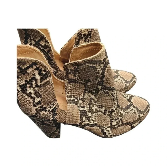 Lane Bryant Wide Width Snakeskin Booties Size 11W NWOT Ankle Boots Block Heel - Picture 2 of 5